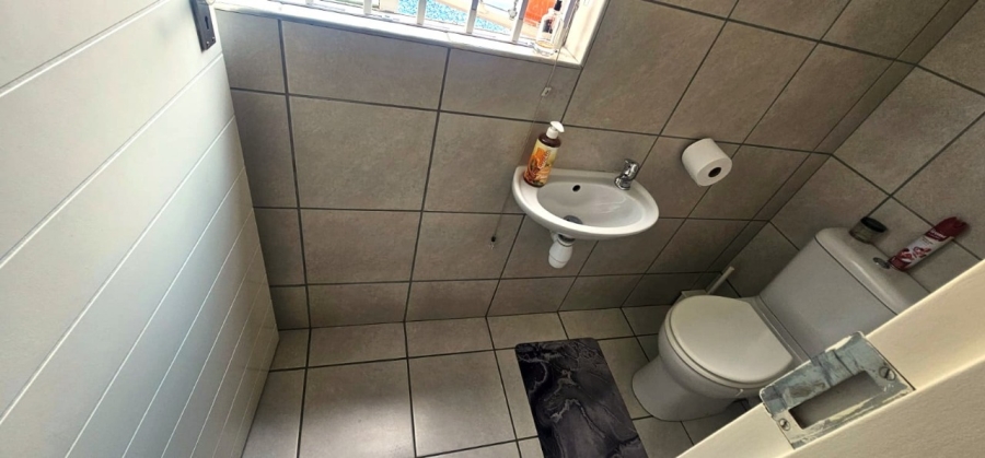 To Let 3 Bedroom Property for Rent in Safari Gardens North West